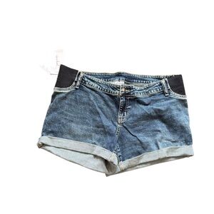 NWT Isabel Maternity by Ingrid & Isabel Blue Jean Shorts